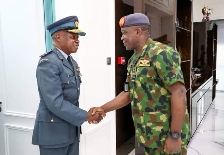 ZIMBABWE AIR CHIEF VISITS NAF HEADQUARTERS, SEEKS TECHNICAL ASSISTANCE