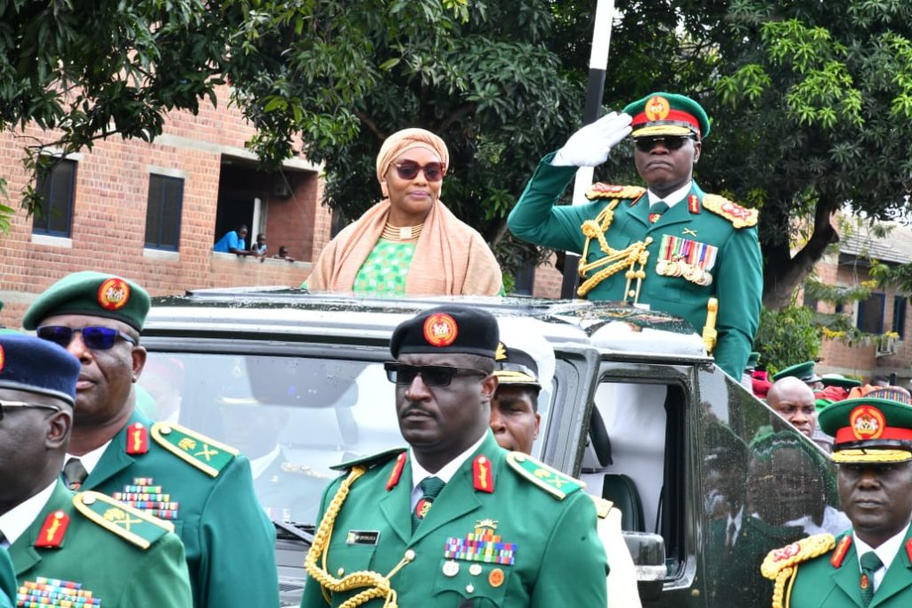 Army Honours General Yahaya as he Pulls out Service in Grand Style