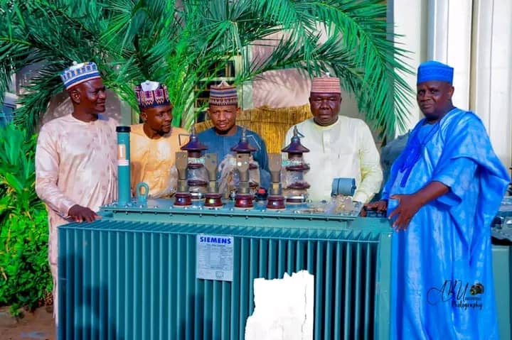 Sen Wamakko Donates 500KVA Transformer to Sokoto Community