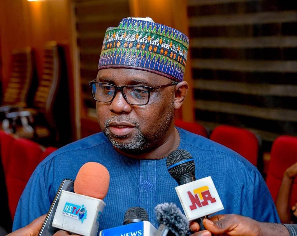 Contractor Assures Niger Gov. Of standard,timely construction of 3-arm zone project