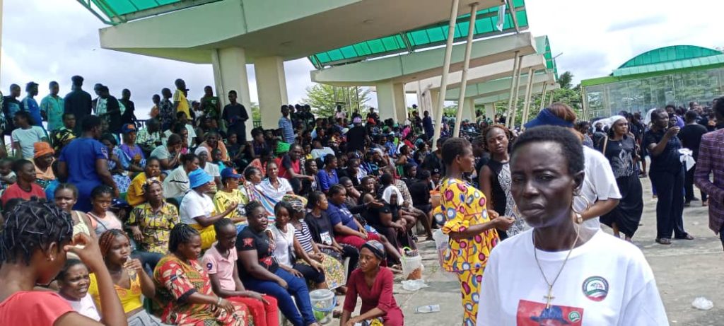 Protesting women besiege police headquarters, demand CP’s removal, non-violence election