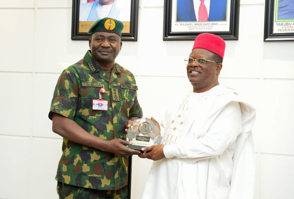 CDS Pays Courtesy Visits to Federal Ministries of Works, Agriculture
