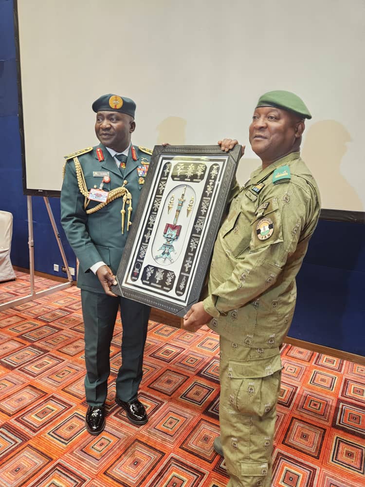 Defence Chief Visit To Nigerien Counterpart, Signs MOU To Enhance Security Cooperation