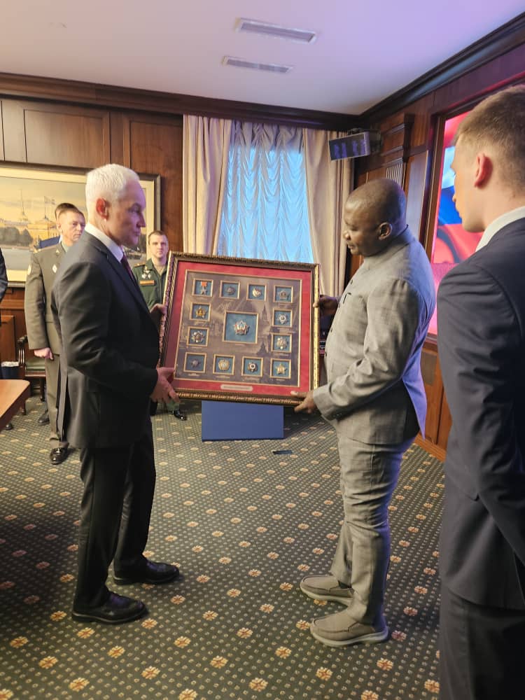 CDS Pays Courtesy Visit To Defence Minister Of The Russian Federation