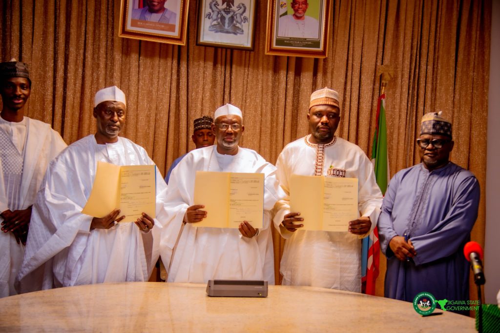 Jigawa Signs Joint Venture With Private Company To Establish 100MW Solar Panel Assembly Factory