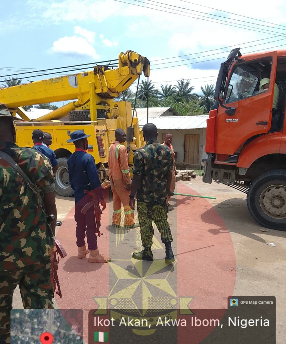 Troops Of 2 Brigade Disrupts Activities Of Criminal Elements Siphoning Diesel From A Company’s Truck