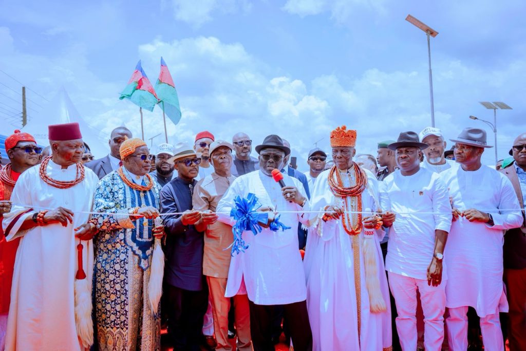 Oborevwori Promises Changing Devt Narrative In Delta Riverine Communities, As He Inaugurates 31 kilometres Ohoror-Bomadi Road Amidst Praises