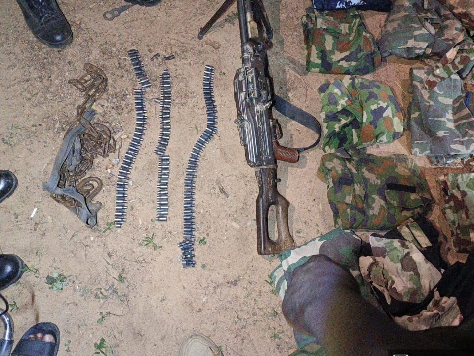 Troops Foil Terrorists’ Mission In Jangeru Village, Shinkafi LGA of Sokoto, Recover Military Uniforms And Heavy Weapon